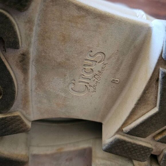 Circus by Sam Edelman Darielle Chelsea Boots with Lug Sole - Picture 8 of 9